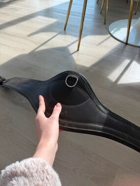 Anatomical horse riding girth 54” in brown leather